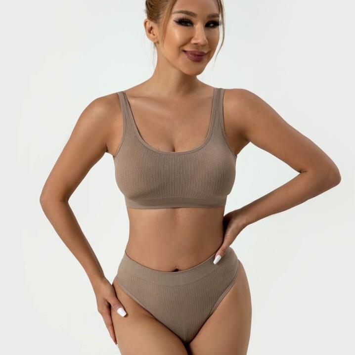 European and American Seamless Yoga Running Sports Bra Can Be Paired with (Thongs, Briefs, Shorts, Pants) European and American Seamless Yoga Running Sports Bra Can Be Paired with (Thongs, Briefs, Shorts, Pants)