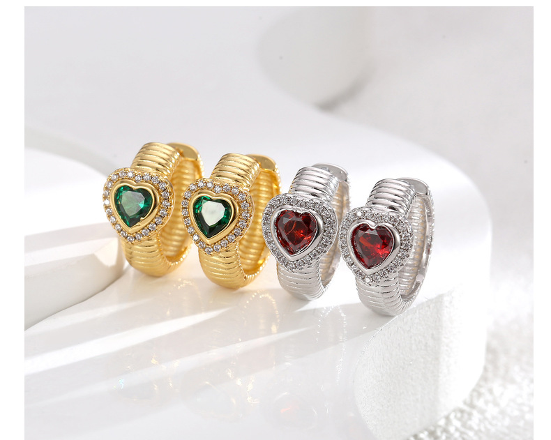 1 Pair Retro Heart Shape Copper Inlay Zircon Earrings display picture 1