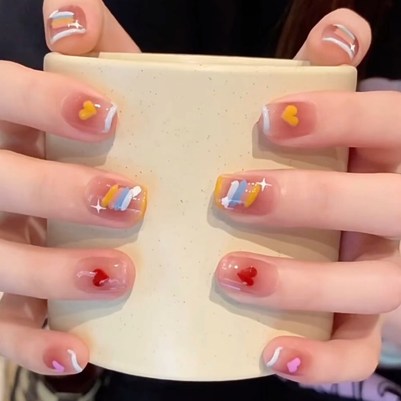 Manicura desgaste hecho a mano del arco iris caramelo melocotón corazón desgaste manicura