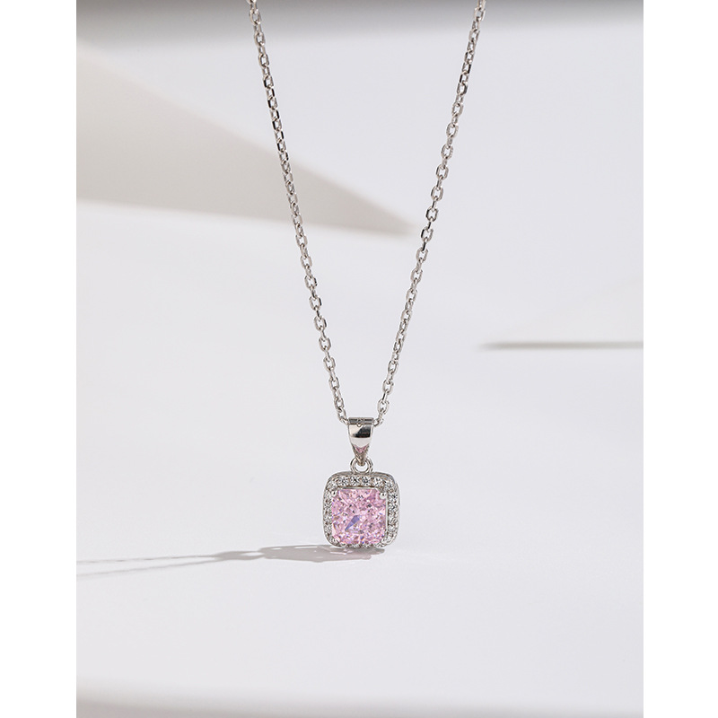 S925 plata esterlina hielo flor corte collar cuadrado para las mujeres Luz de lujo de alto grado temperamento nicho de alto carbono diamante colgante clavícula cadena