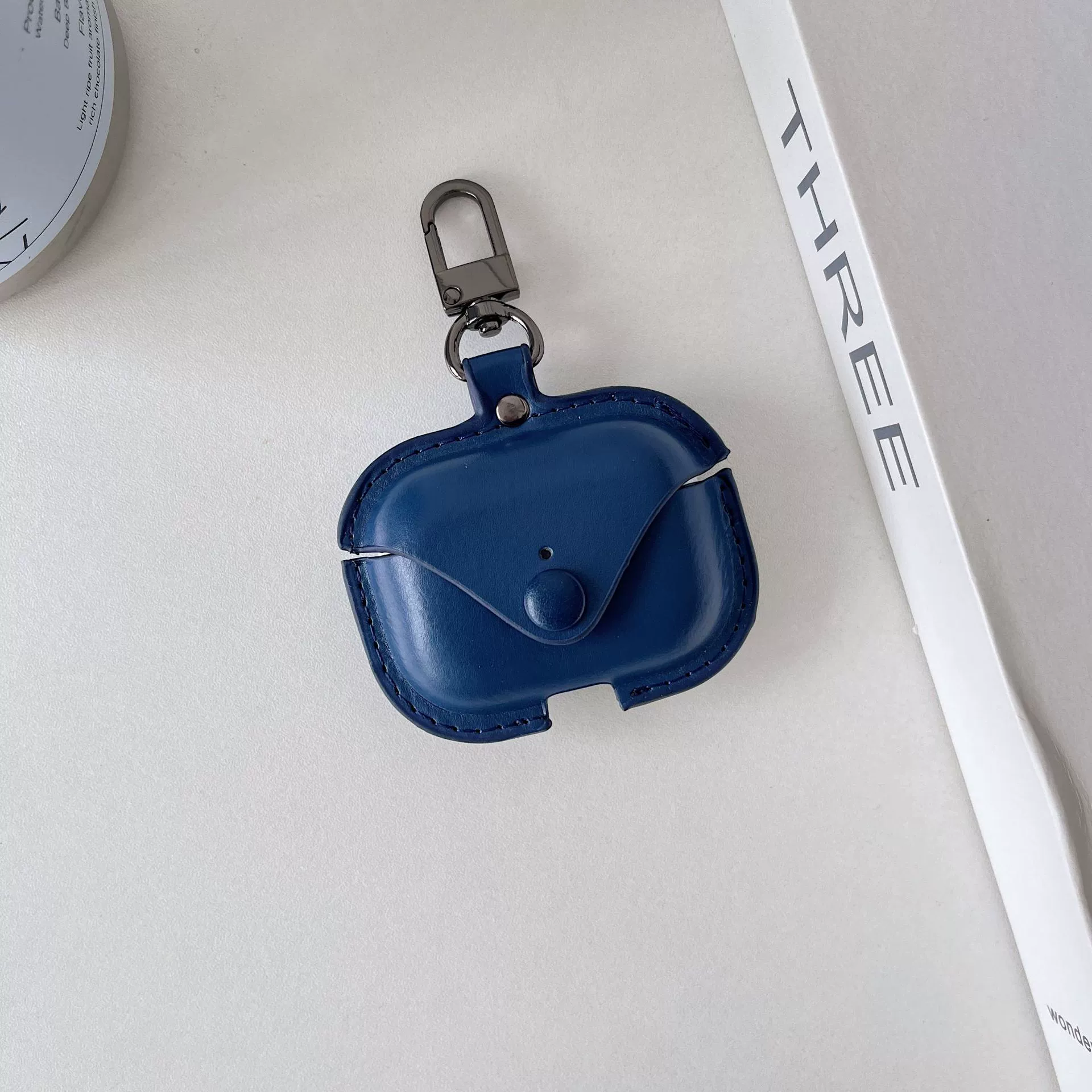 Кожаный чехол Bodisi для AirPods Pro с брелком – компактный чехол для защиты в жирной коже, 5x6x3 см, 0.03 кг