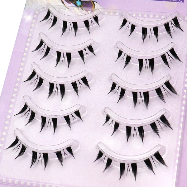 Charming lower eyelashes
