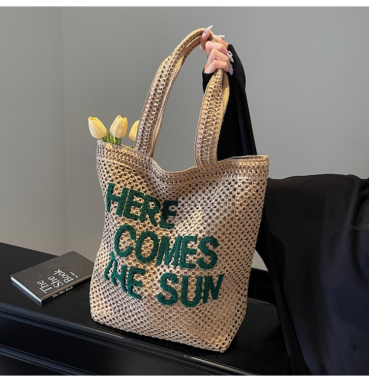 Women's Medium Straw Letter Classic Style Streetwear Weave Square Zipper Straw Bag display picture 4