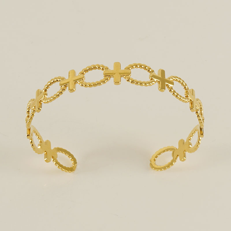 2023 nuevo transfronterizo europeo y americano pulsera nicho luz lujo diseño abierto oro hueco Cruz pulsera de acero inoxidable