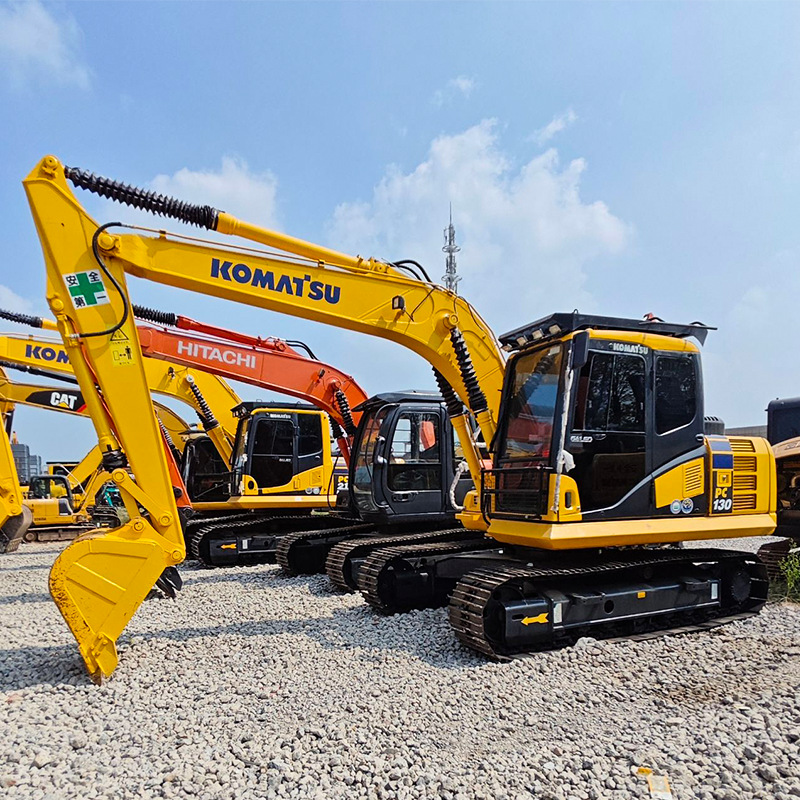 Excavadora de segunda mano seleccionada Komatsu Japón gancho de tamaño medio PC130 venta a bajo precio buen rendimiento estable