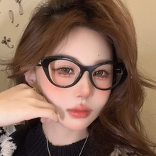 新款女士猫眼眼镜架特色m字母边框平光镜可爱裸粉色防蓝光眼镜