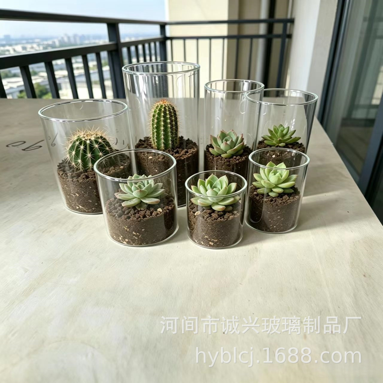 Venta al por mayor de vasos de vidrio cilíndricos sencillos de una sola capa en stock, jarrones de borosilicato alto, recipientes para velas aromáticas, y tazas de leche con diseño de linterna.