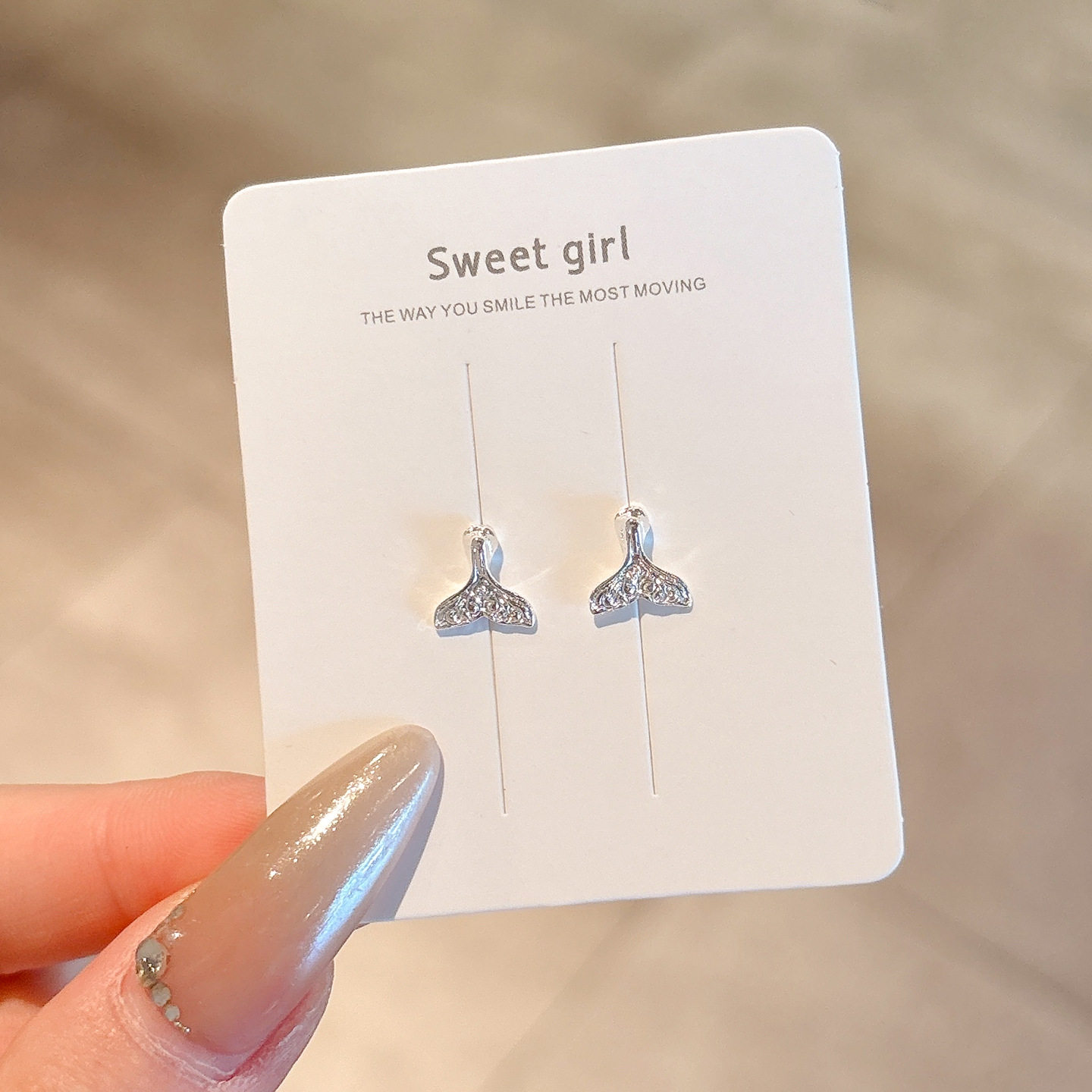 Pendientes de aleación Pendientes de alta calidad de perlas para mujer Pendientes exagerados de temperamento de lujo ligero coreano Pendientes largos con borlas al por mayor