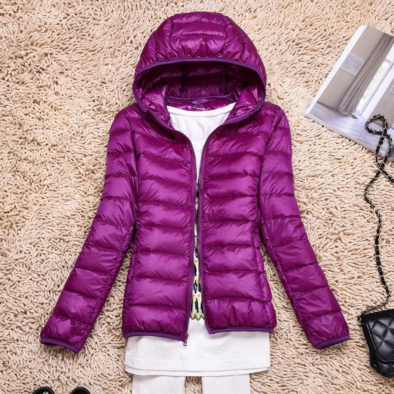 时尚轻薄羽绒服女加大加肥大码连帽白鸭绒短款轻便秋冬装保暖外套