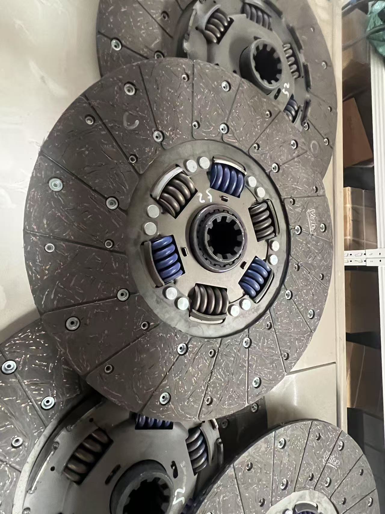 Passenger Car Minibus Pull-Type Clutch Plate Clutch Pressure Plate Pull-Type Clutch Driven Plate Clutch Plate