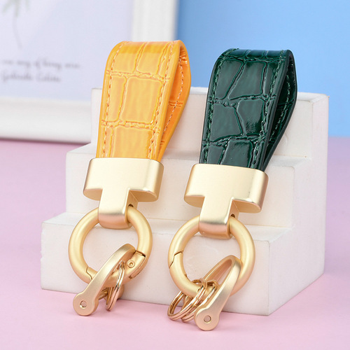 Simple Leather Bag Pendant Creative Horseshoe Buckle Leather Key Accessories New Fashion Leather Rope Car Keychain