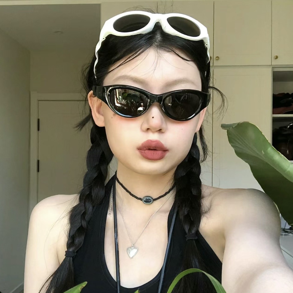 Nuevo retro europeo y americano transfronterizo ojo de gato Y2K chica caliente futurista gafas de sol plegables polarizadas gafas de sol diadema gafas