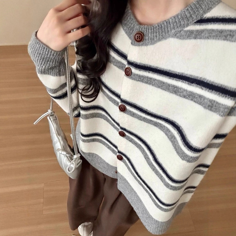高级感复古撞色条纹针织开衫毛衣女秋冬新款长袖显瘦短款外套上衣|undefined