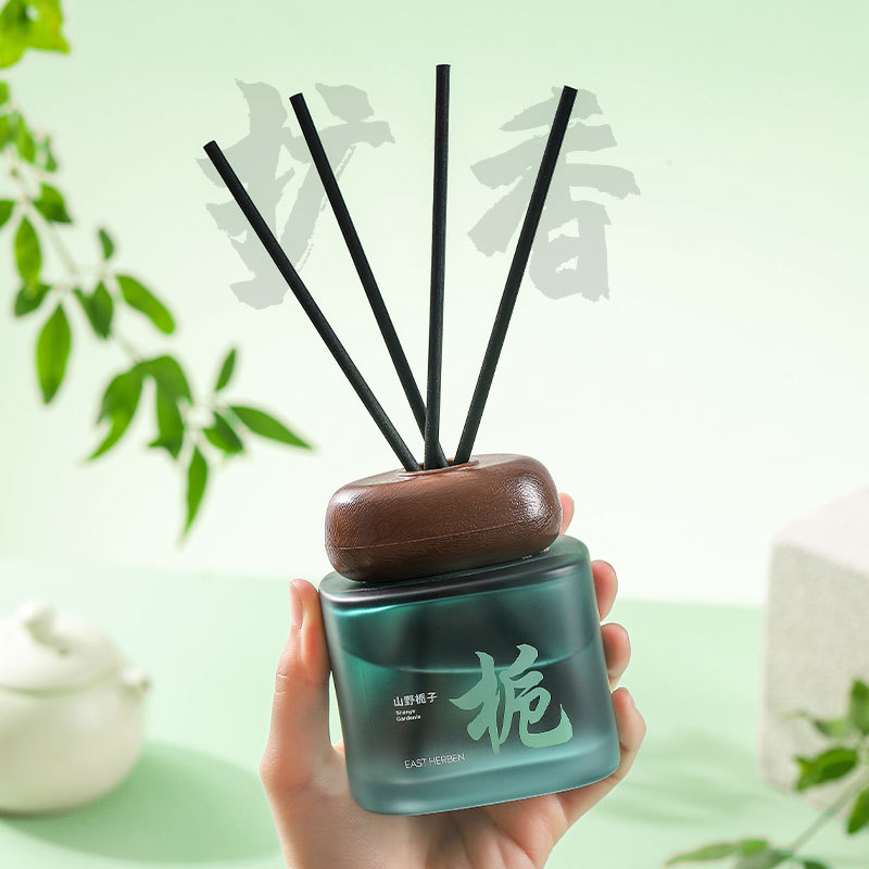 El nuevo aceite esencial de aromaterapia natural y sin fuego, aire fresco, expansión duradera del incienso, incienso de ratán interior en el hogar del automóvil