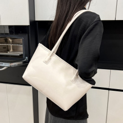 クロスボーダー秋と冬の大容量トートバッグ女性のための 2025 新しいレトロ脇の下バッグハイエンドの質感のショルダーバッグ
