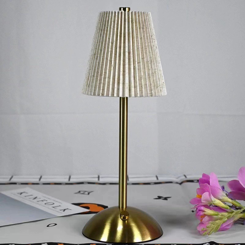 Selección estricta de lámparas de escritorio de tela pliegada luces nocturnas transfronterizas decoraciones para el hogar accesorios comedor bar dormitorio sala de estar luces de atmósfera