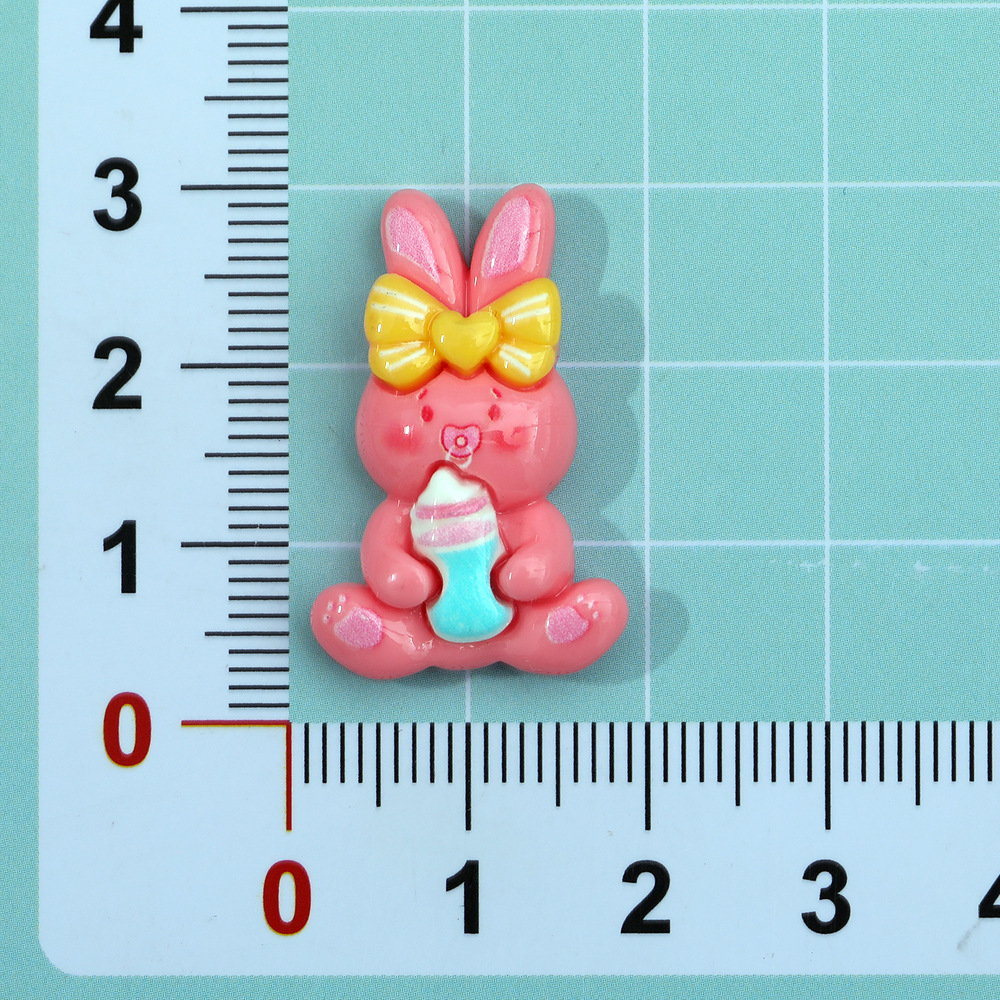 Sombreros de Navidad de dibujos animados accesorios de resina de conejo diy lindos toques de cabeza de conejo de strawberry, llaveros de caso de teléfono móvil y otros materiales