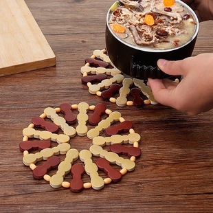 Pot mat insulation household creative plum blossom round bowl mat anti-scald table decoration two yuan shop supply wholesale