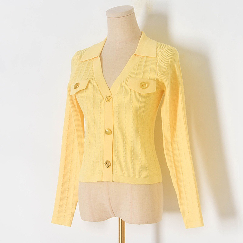 R5149秋季新款纽绳V翻领金色扣气质针织衫长袖开衫女式