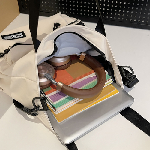 2024 New Trend unisex daily lightweight commuting bag, college student school crossbody bag, Japanese-style versatile casual bag