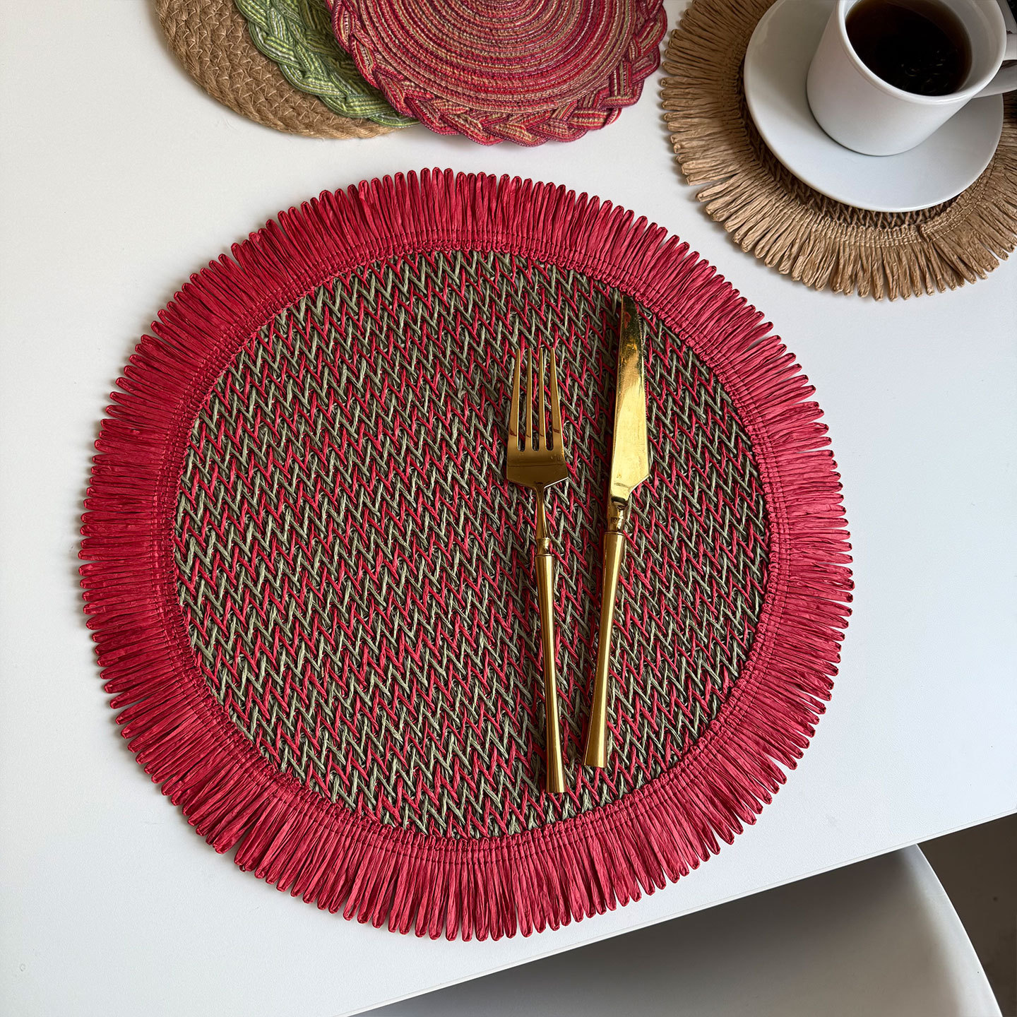 Almohadilla de mesa tejida con cuerda de papel estilo ins Almohadilla de decoración navideña de vacaciones de color a juego Almohadilla de mesa de aislamiento térmico mixto de yute tejido de papel creativo