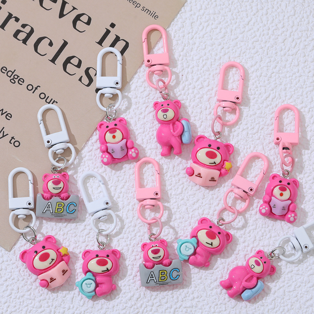 Dibujos animados rosa fresa oso llavero colgante ins estilo mochila lápiz caso pequeño colgante novias regalo joyería Accesorios