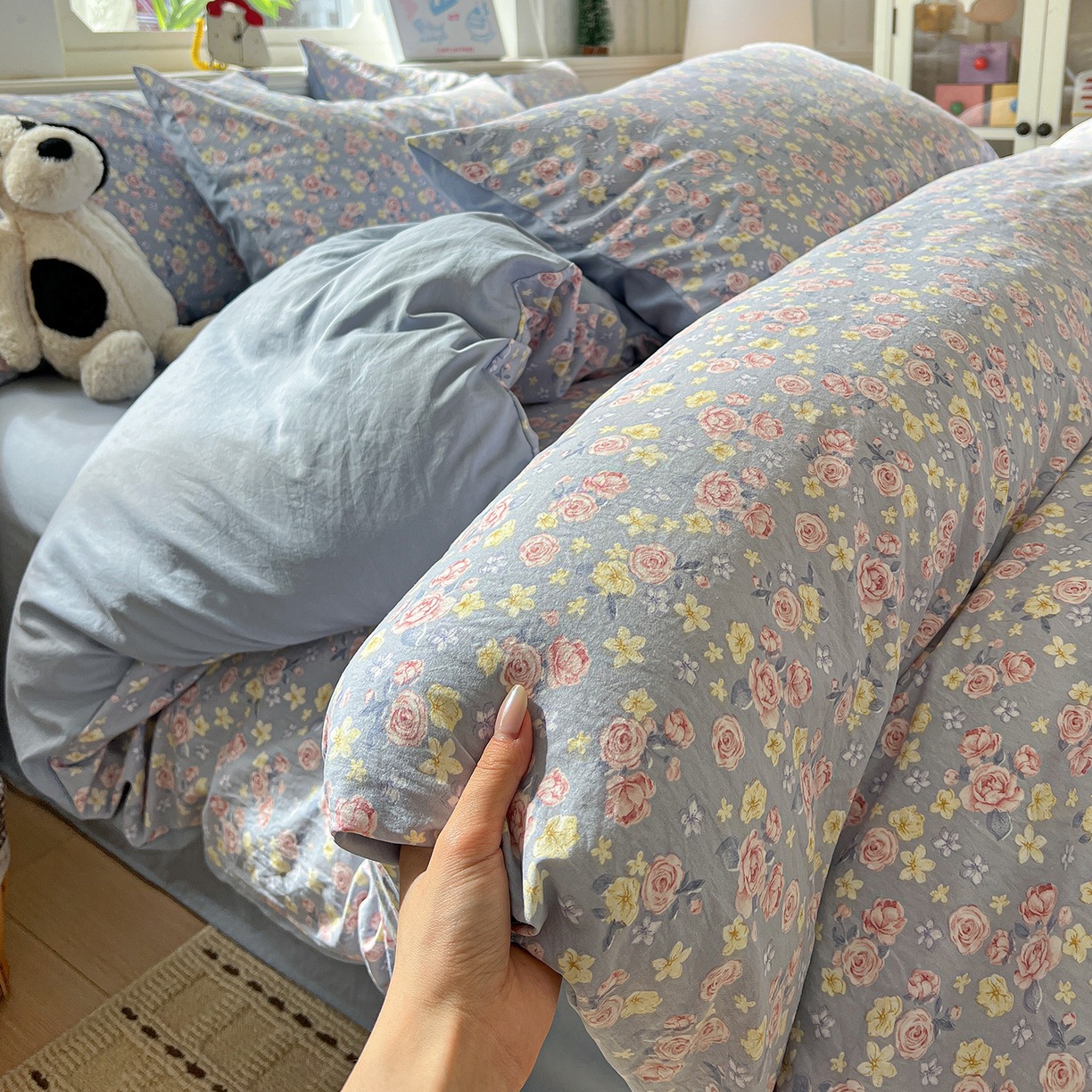 떨어지는 강 꽃 바다