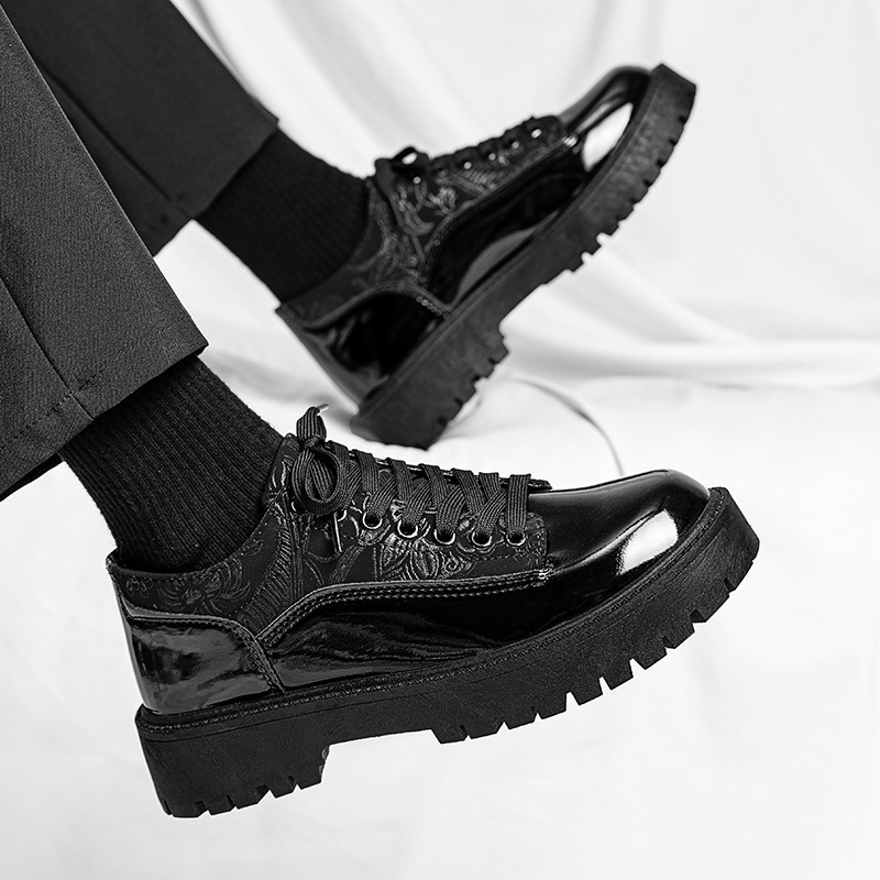 Zapatos de hombre de verano 2024 nuevas tendencias de ropa de negocios británicos zapatos de cuero casuales de nicho negro de moda