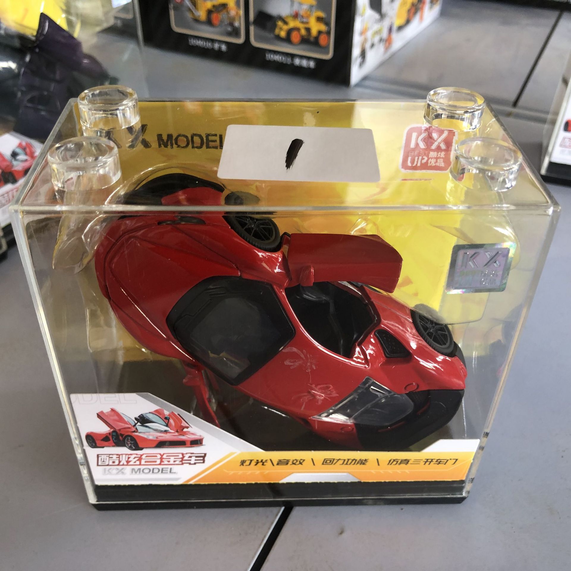 (2개) 쿨 합금 시뮬레이션 음향 효과 라이트 백 포스 럭셔리카 로고 자동차 장난감 자동차 모델 어린이 소년과 소녀 선물