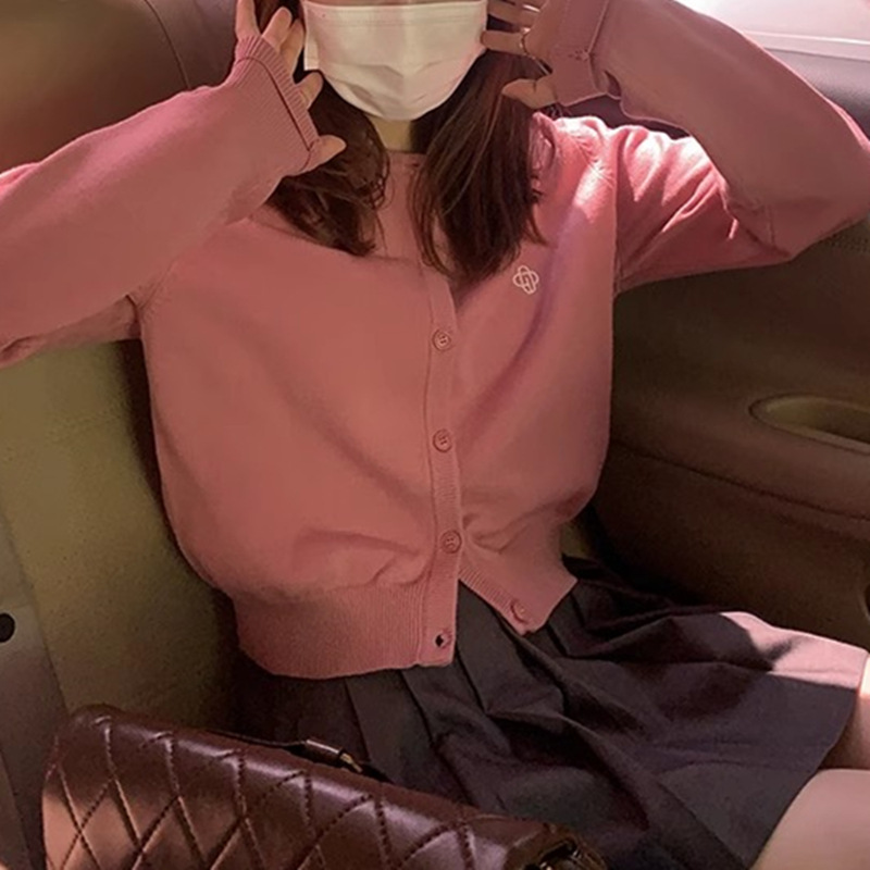 Knitted cardigan women's autumn new multi-color into the darling small round neck embroidery thin short sweater