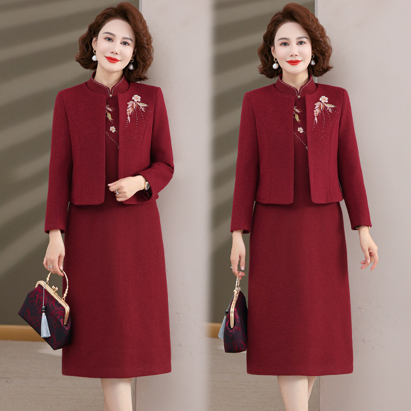 Xi mother-in-law wedding banquet 2024 new mother autumn dress suit middle-aged spring and autumn temperament dress coat