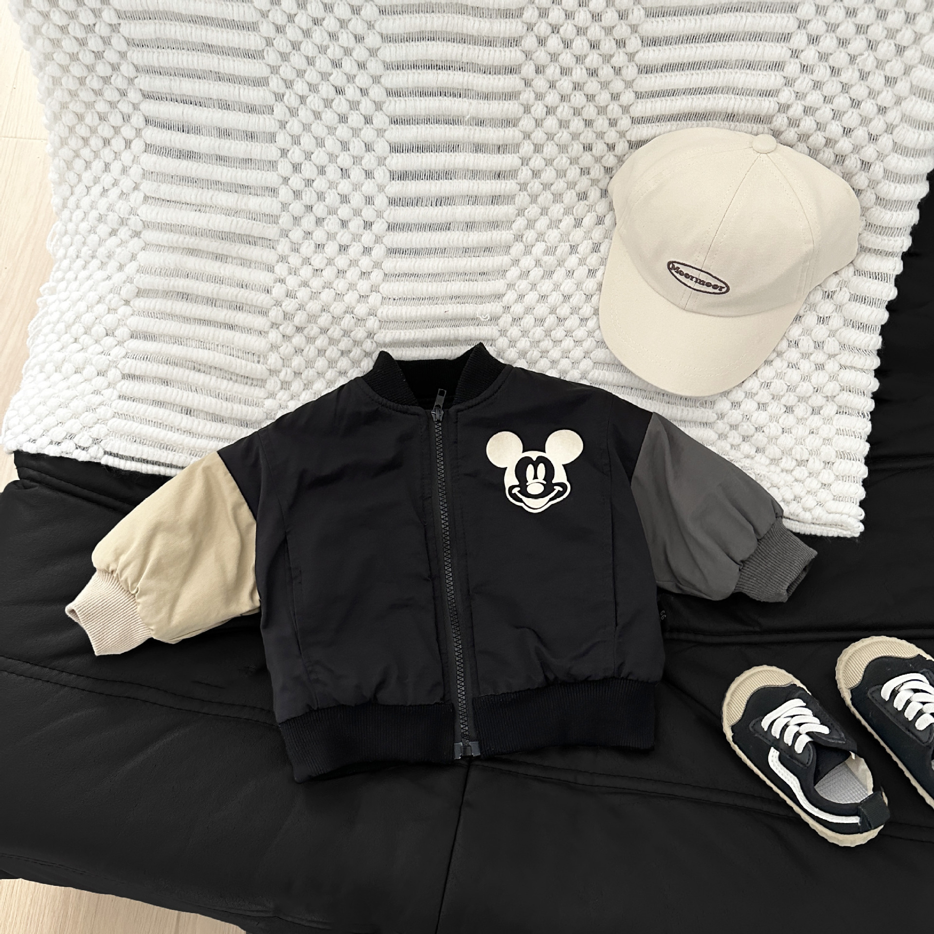 Ropa de algodón de invierno para niños frescos y guapo, chaqueta de moda para niños, abrigo de algodón caliente para bebés.