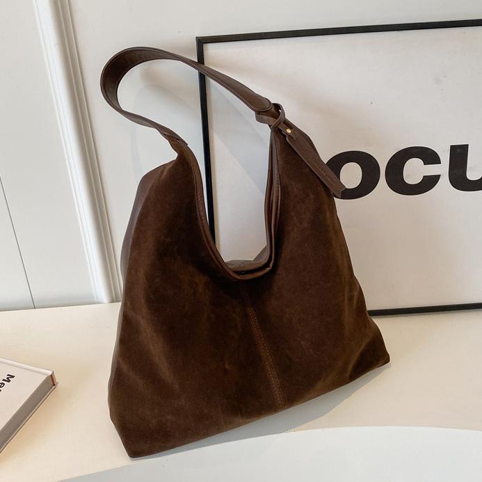 Bolsa de gran capacidad suave esmerilada para mujeres 2024 otoño y invierno nuevo retro viaje bolsa de hombro bolsa de moda extranjera