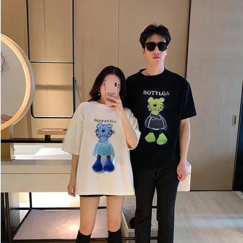 Cartoon version of parent-child clothing for a family of three, mother and child, baby crawling clothes for family travel, fluorescent printed short-sleeved T-shirts