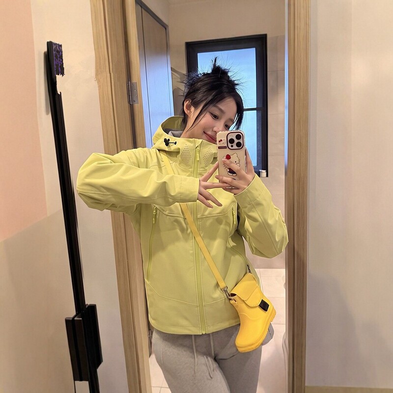 Niaojia soft shell jacket for women, spring and autumn, hooded, windproof, waterproof, breathable, outdoor sports, mountaineering jacket for men Niaojia soft shell jacket for women, spring and autumn, hooded, windproof, waterproof, breathable, outdoor sports, mountaineering jacket for men