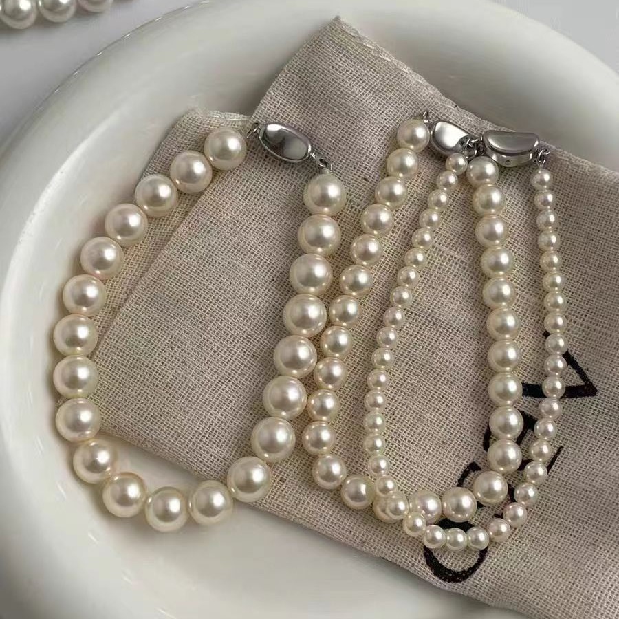 Shi Hua's French Style Inlet Buckle Pearl Bracelet Women's High Brightness Cream White Light Luxury Niche High-end Exquisite Accessories Bracelet