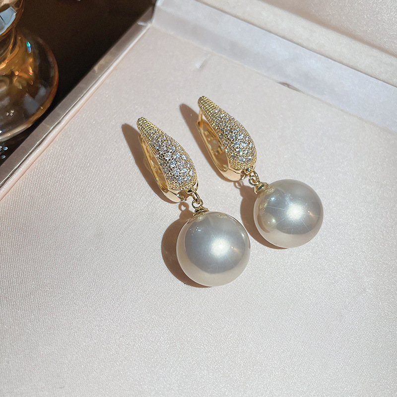 1 Pair Elegant Geometric Plating Inlay Copper Artificial Pearls Rhinestones Drop Earrings display picture 3