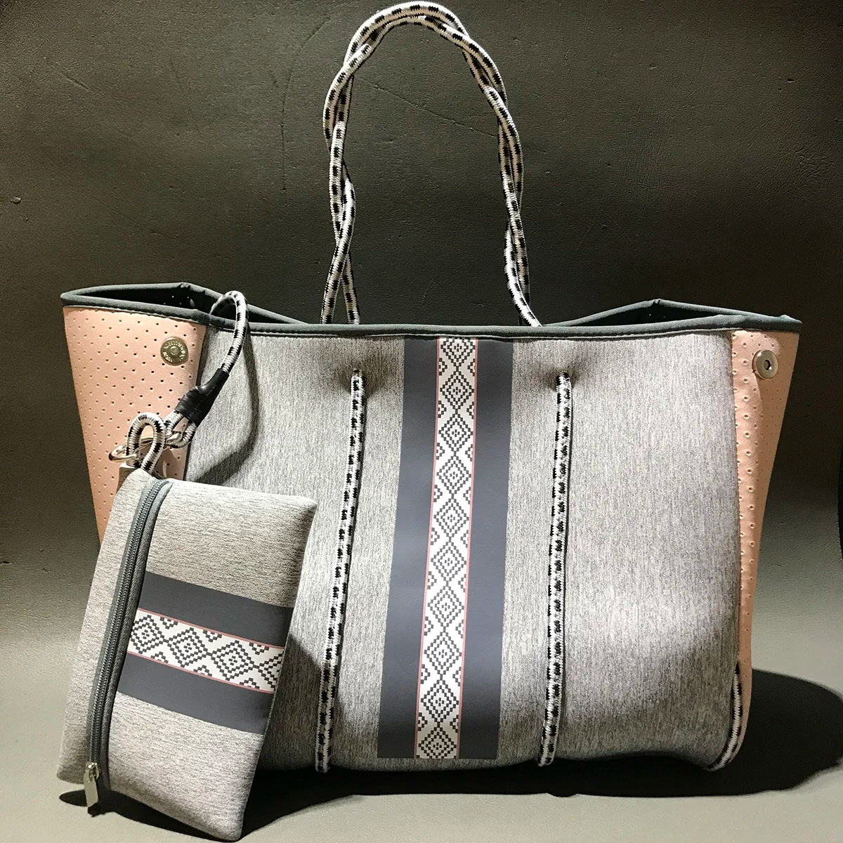 Waterproof Large Capacity Beach Bag For Women Shoulder Carry_voghion.com