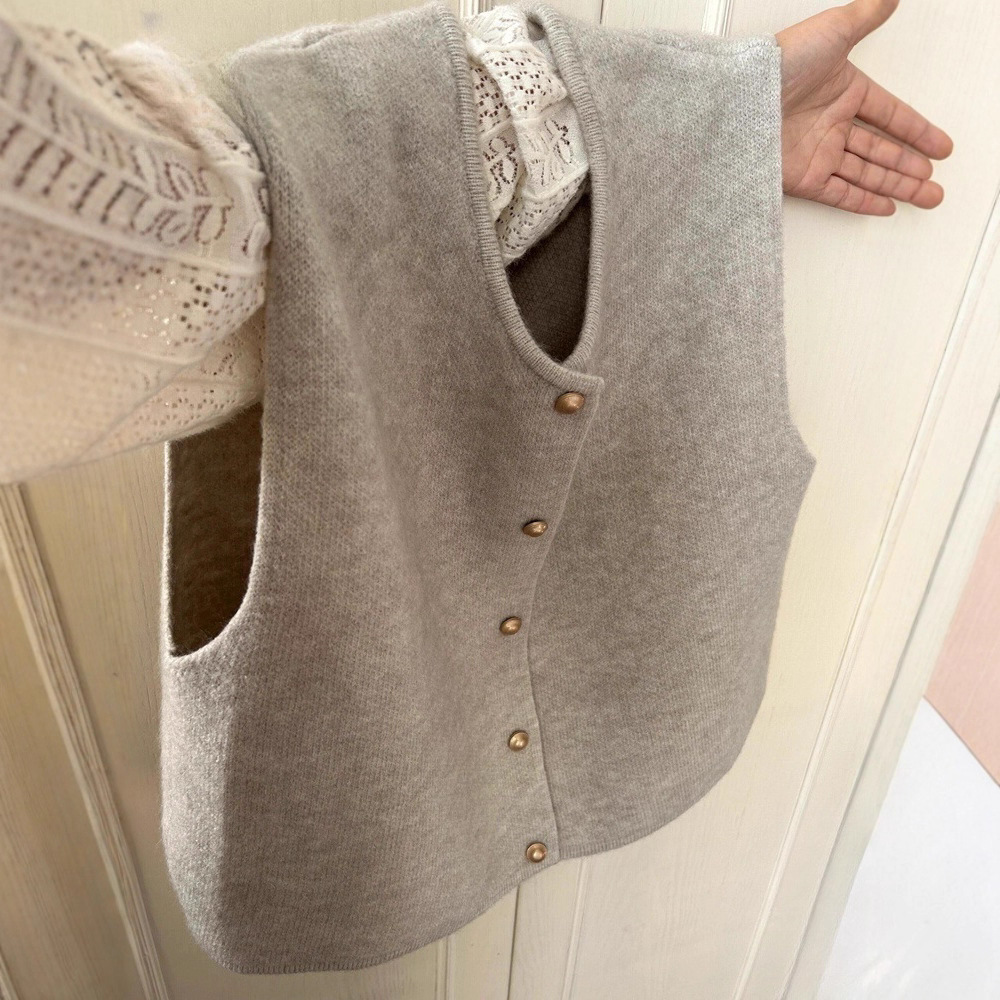 Unique single-breasted knitted vest, relaxed style, women's autumn and winter layering outerwear, cardigan, sweater, Miu lace top