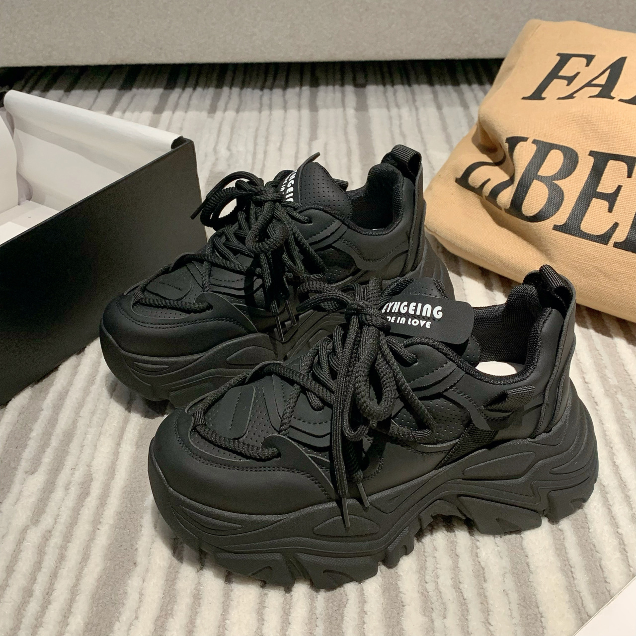 2023 Autumn and Winter New Genuine Leather Dad's Shoes Women's Ins Fashion Retro Plush Fashion Thick Sole Sneakers_voghion.com