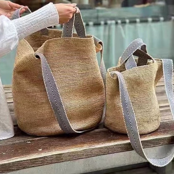 Women's Summer Raffia Woven Bag Large Capacity Crossbody Bag Beach Vacation Bucket Tote Handbag Solid Color - Thumbnail 4
