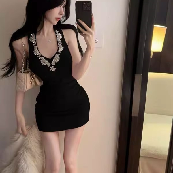 Trendy black pure-desire style hot girl socialite slimming elegant halter neck off-shoulder rhinestone V-neck mini dress