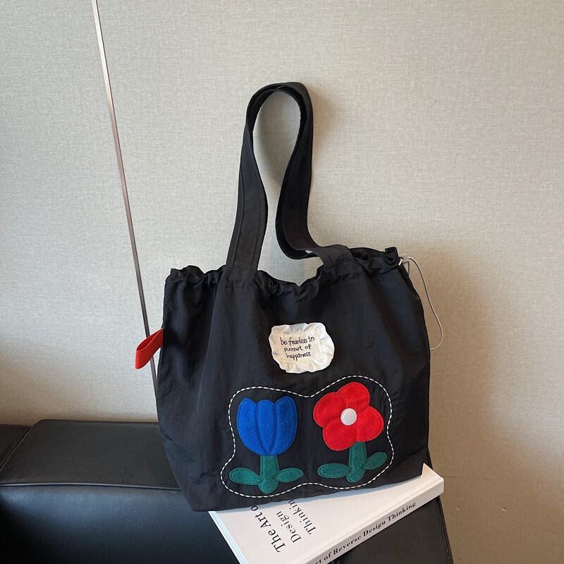 2025 夏の新スタイルナイロン刺繍巾着トートバッグ女性の韓国スタイルリラックスニッチ大容量ショルダーバッグ|undefined