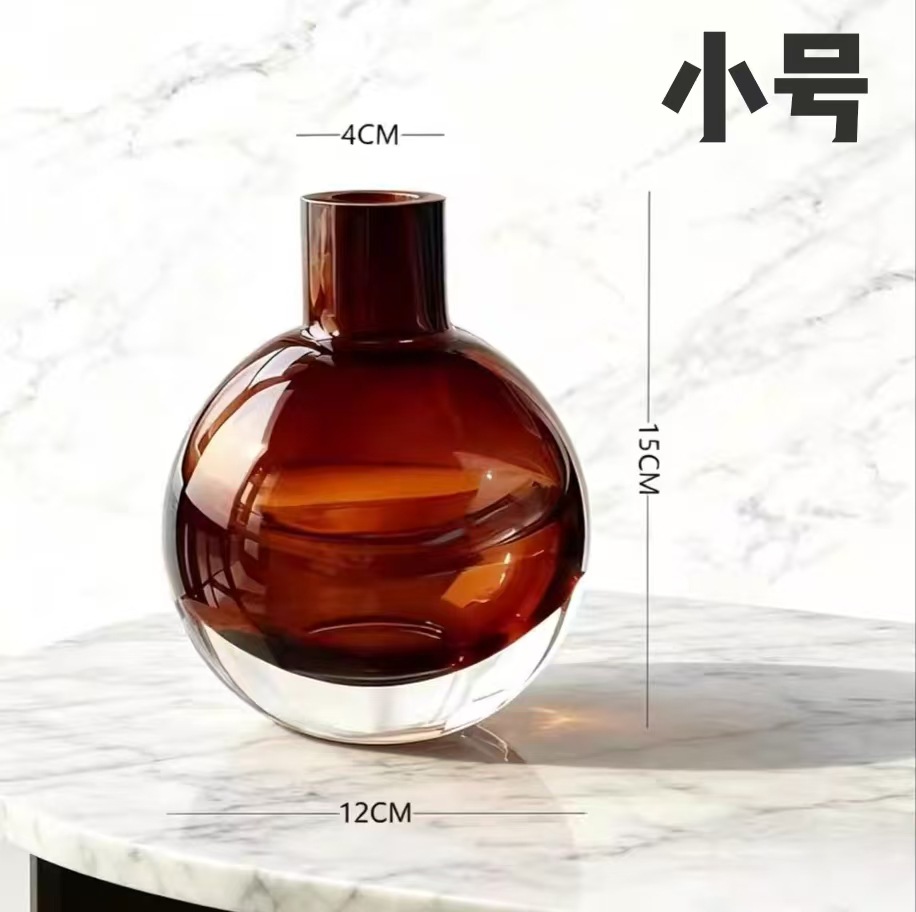 작은 수류탄 캐러멜 색상