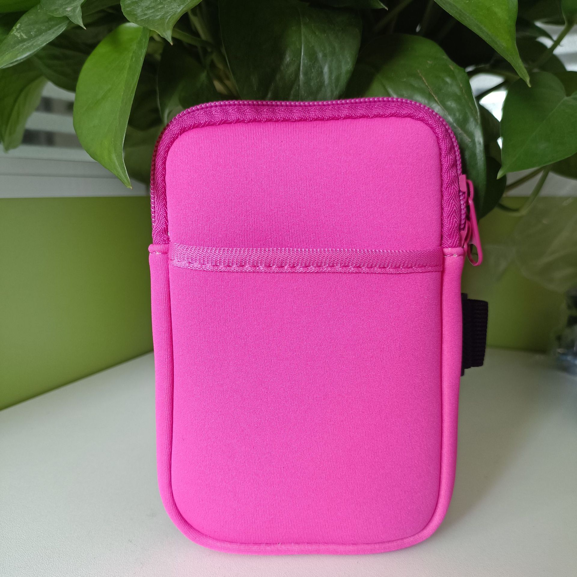 En stock amazon venta caliente material de buceo cubierta de la botella bolsa de la cintura helado taza monedero bolso del teléfono móvil 40oz almacenamiento de gran capacidad