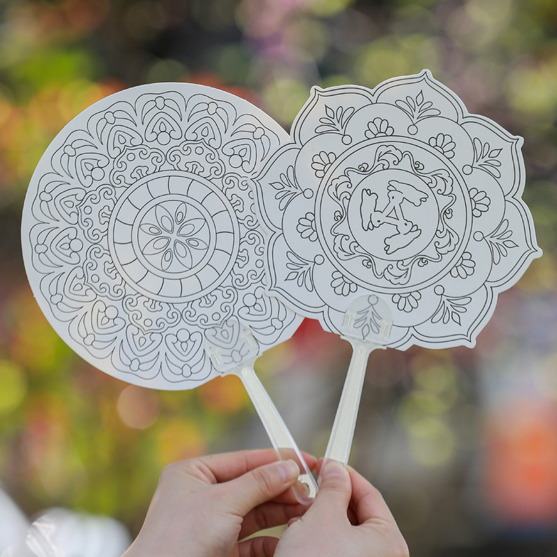 Dunhuang Algae Well Wind Fan de graffiti hecho a mano Jardín de infantes para niños Fan DIY Fan creativo de estilo chino Fan pintado a mano