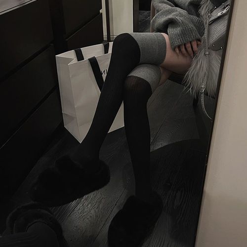 Black and Grey Striped Mid-Calf to Knee Over-the-Knee Ins Trend Student Black Ankle Socks for Women, Autumn and Winter