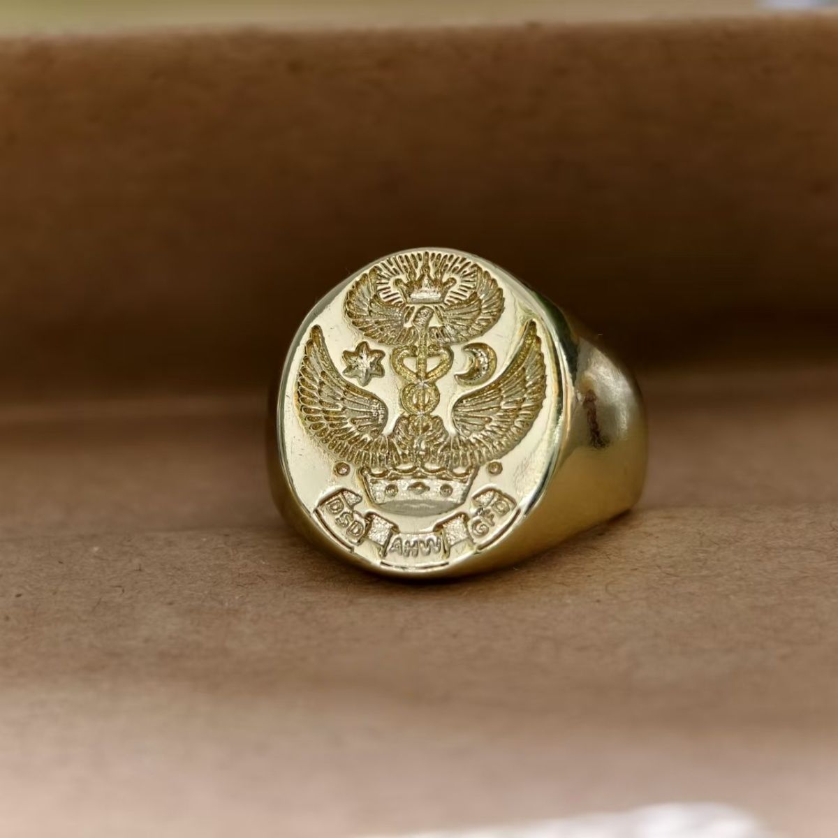 새로운 마술 지팡이 로얄 고귀한 신사 약혼 결혼 반지 남자 유럽과 미국 복고풍 스타일 다목적 맞춤 반지