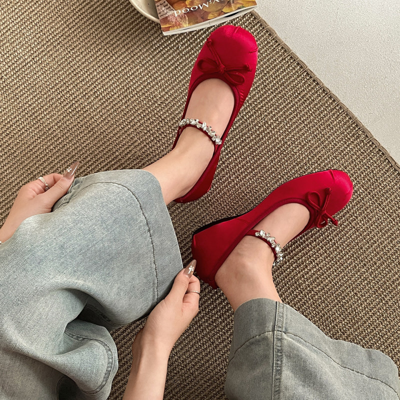 Vintage Style Flat Shoes with Hidden Height Increase, Shallow Mouth, Suitable for Pairing with Skirts, Women's 2026 New Spring Fairy Style Versatile Mary Jane Shoes
