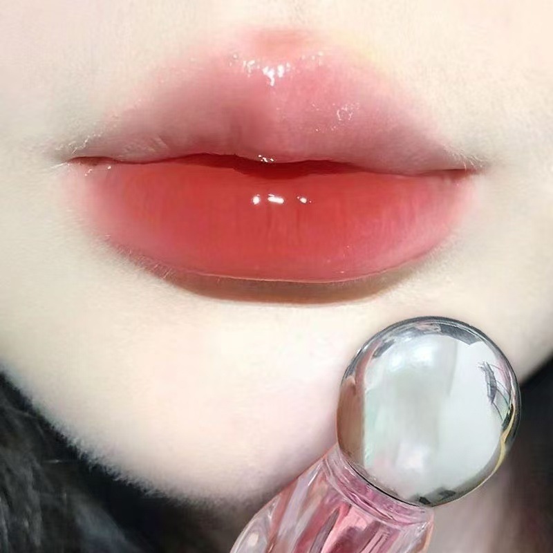 水の光の蜜の桃の乳は冷凍しますinsの巨大で柔らかいです。|undefined